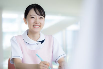 放課後等デイサービスや児童発達支援の採用に際し、希望者や優遇者の効果的な書き方とは?